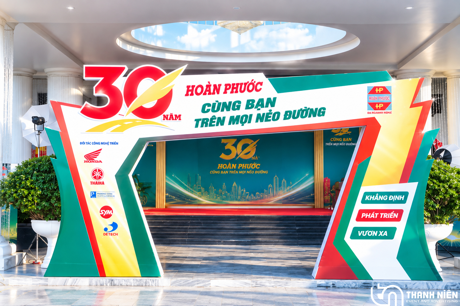 Dự Án Tổ Chức Lễ Kỷ Niệm 30 Năm Xe Máy Hoàn Phước Thi công Cổng chào & Hành lang tổ chức lễ kỷ niệm 30 năm Hoàn Phước