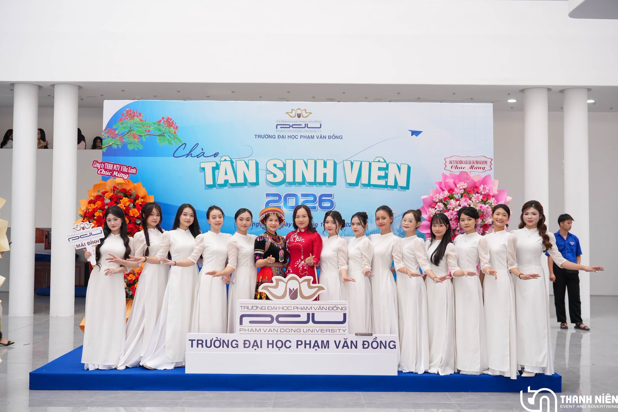 Tổ chức sự kiện chào tân sinh viên 2026 ĐH Phạm Văn Đồng Khu vực Photobooth Check-in Sảnh Tiền sảnh & Tôn vinh Nhà tài trợ